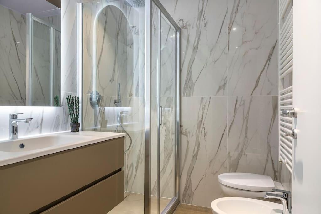 Duomo Center Two-room Design- Private Gym - Metro Appartamento